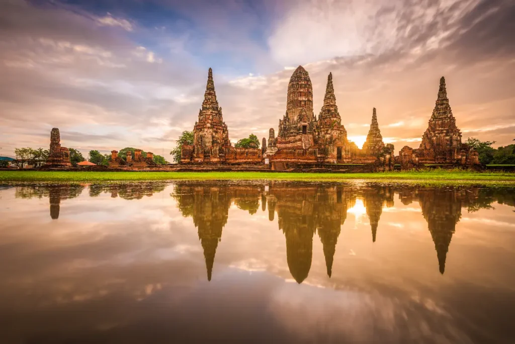 ayutthaya-thailand-at-wat-chaiwatthanaram