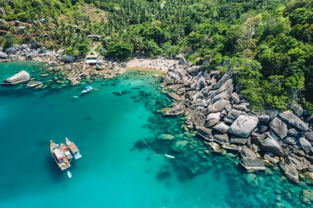 beach-and-sea-at-koh-tao-thailand