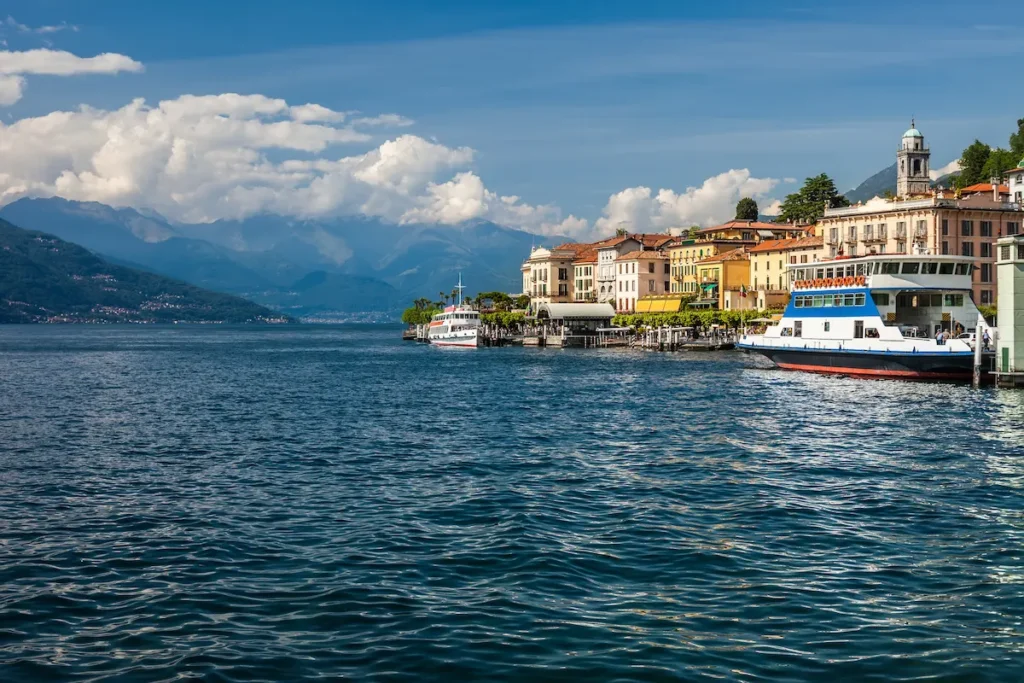 boat-on-lake-como-near-bellagio