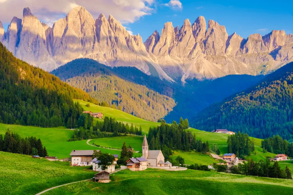 landscape-italy-dolomites-val-di-funes-in-summer