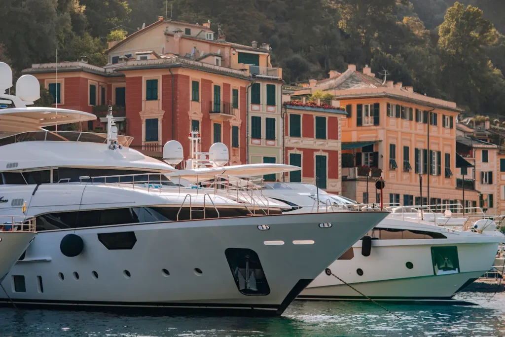 luxury-yachts-and-boats-in-the-beautiful-portofino
