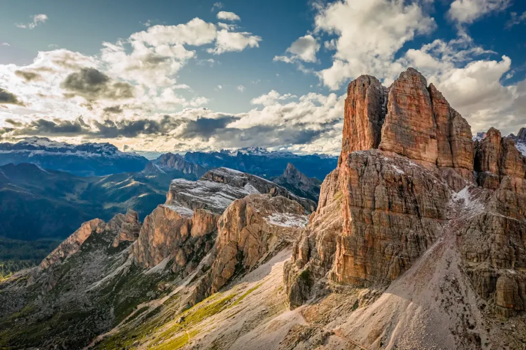 mountain-shelter-nuvolau-near-at-passo-giau-in-dolomites