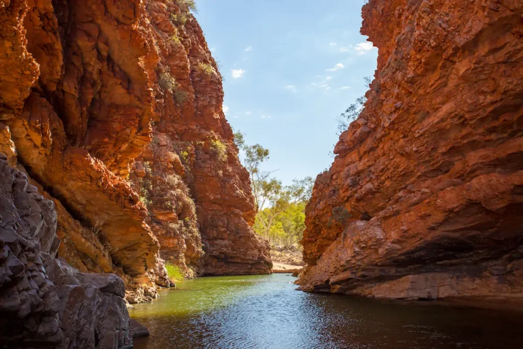 simpsons-gap-near-alice-springs-in-australia-2026-03-19-21-54-42-utc