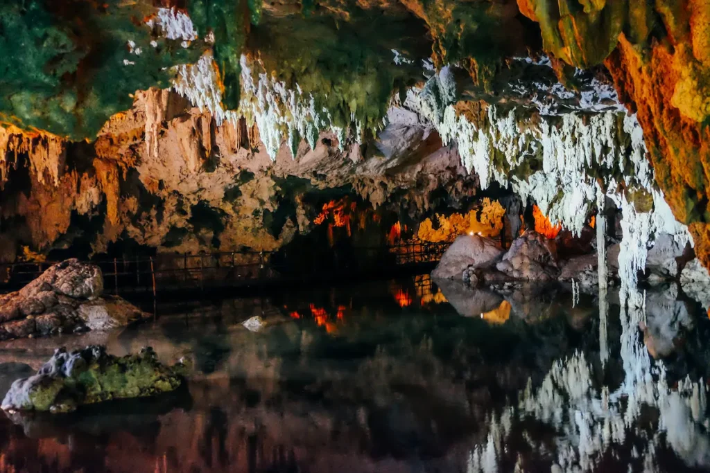 spectacular-stalactite-formations