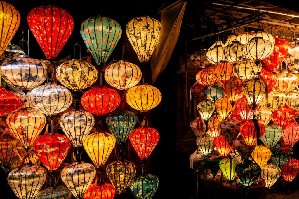 traditional-colorful-vietnamese-lanterns