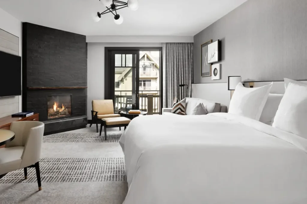 four-seasons-vail-guestroom1