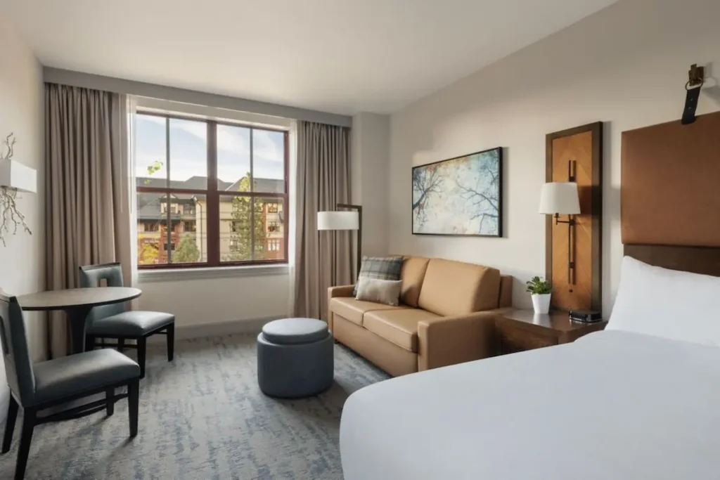 marriotts-timber-lodge-room1