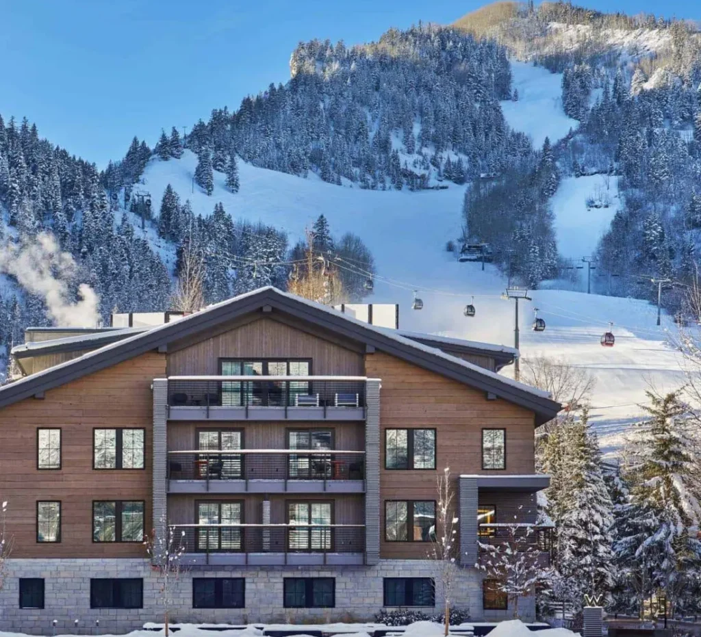 w-aspen-exterior-5-snow-skiing-mountains-1536x1025