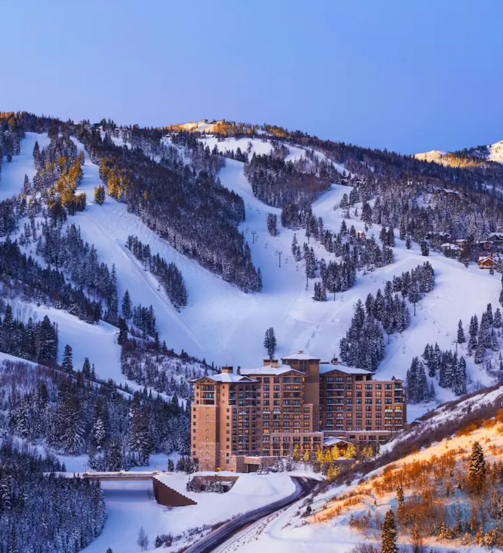 exterior-st-regis