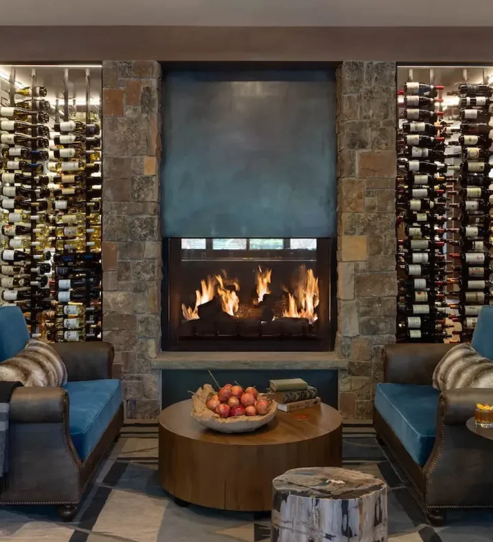 rusty-parrot-lodge-lounge